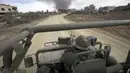 Tentara Israel terlihat saat operasi darat di Jalur Gaza, Palestina, Rabu (22/11/2023). Militer Israel melakukan operasi darat ke Jalur Gaza untuk mencari militan Hamas. (AP Photo/Victor R. Caivano)