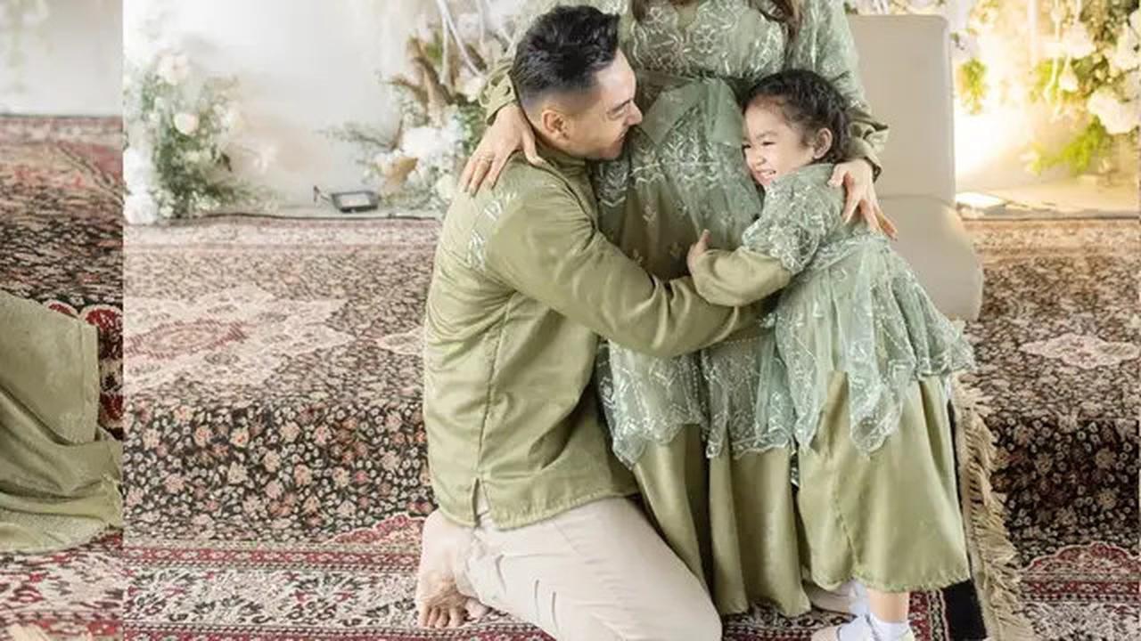 4 Artis Ini Kehilangan Salah Satu Bayi Kembar saat Masih Dalam Kandungan