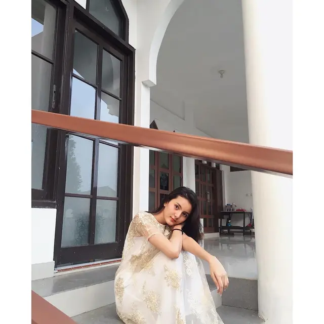 7 Potret Cantik Nabila Zavira, Pesinetron yang Kini Dekat dengan Verrell Bramasta