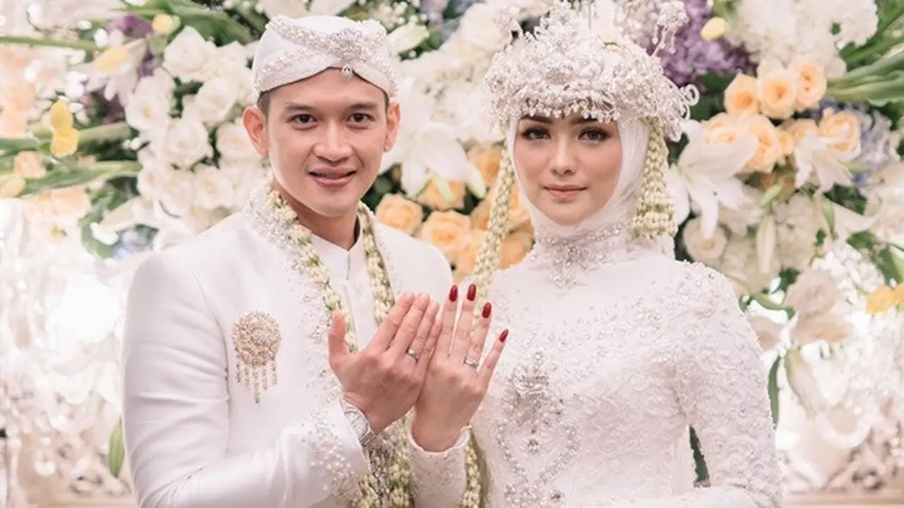 7 Potret Mesra Citra Kirana dan Rezky Aditya Usai Ijab Kabul, Makin Lengket
