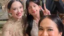 Resepsi pernikahan pembalap Rio Haryanto dan Athina yang digelar pada Jumat (6/12/2024) di Jakarta menjadi momen istimewa yang dihadiri sejumlah artis dan tokoh publik ternama. [@ersamayori].