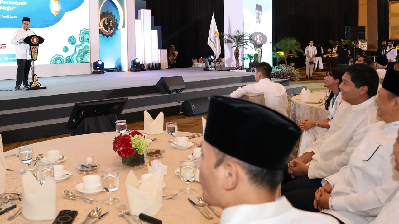 Buka puasa bersama dan santunan kepada 100 anak-anak yatim yang digelar oleh BPP HIPMI di Hotel Mulia, Senayan Jakarta, Selasa (2/4/2024).