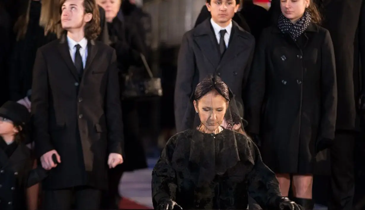 Tepat 14 Januari 2017 nanti merupakan satu tahun Rene Angelil meninggalkan sang istri, Celine Dion dan anak-anaknya. Selama setahun bukan hal yang mudah bagi Celine berperan sebagai orang tua tunggal. (AFP/Bintang.com)