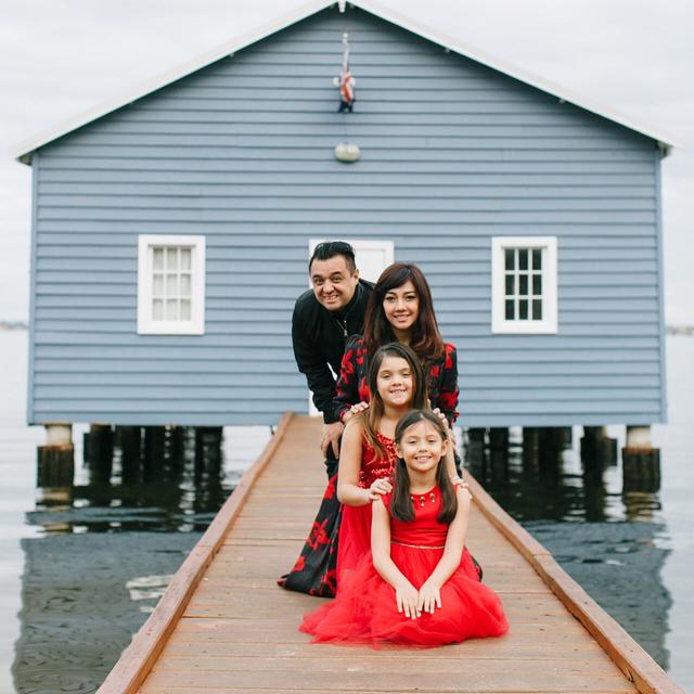 6 Potret Lawas Dea Tunggaesti dan Mantan Suami, Masih Jaga Hubungan Demi Anak