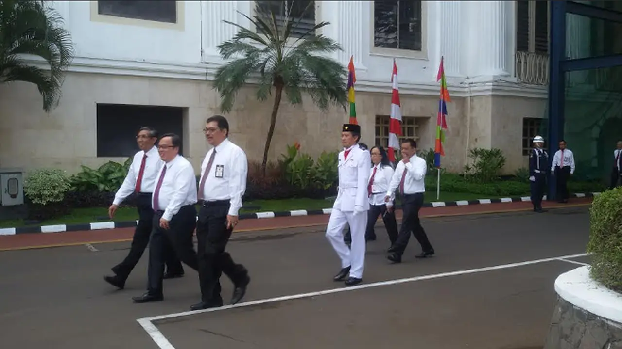 Menteri Keuangan Bambang Brodjonegoro Hadiri Upacara HUT RI di Kemenkeu