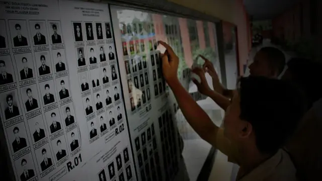 Lembar Ujian Bermasalah - Hasil UN Mulai Diperiksa