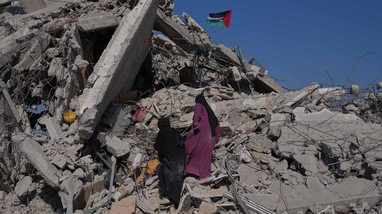 FOTO: Ratusan Ribu Warga Palestina Kembali ke Gaza Usai Gencatan Senjata dengan Israel