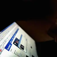 Ternyata untuk tahu siapa yang suka kepo sama aktivitas kamu di Facebook gampang banget. (Sumber foto: digitaltrends.com)