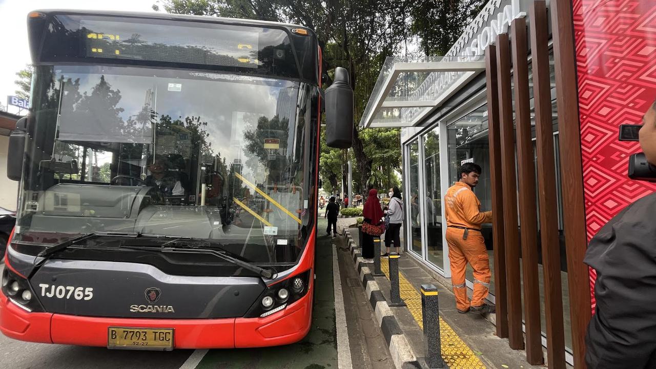 Begini Tampilan Baru Halte Perpusnas, Dilengkapi AC di Masa Uji Coba