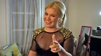 Selamat, Kelly Clarkson Mengandung Anak Pertama