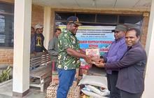 Pastikan Kebahagiaan, Dinsos Papua Pegunungan Salurkan Bantuan Natal Anak Yatim