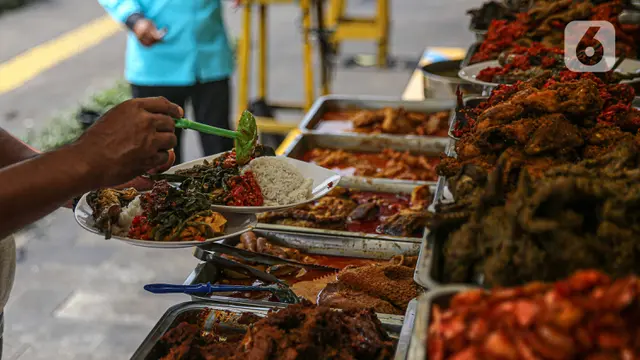 PSBB Transisi Jakarta, Kuliner Nasi Kapau Senen Layani Makan di Tempat