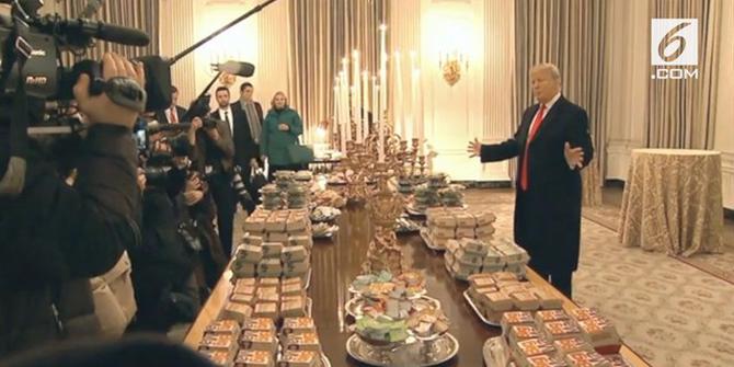 VIDEO: Donald Trump Hidangkan Makanan Cepat Saji di Gedung Putih