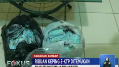 KTP elektronik yang terbungkus dalam dua kantong plastik ini diamankan polisi setelah adanya laporan dari masyarakat tentang penemuan KTP tersebut.