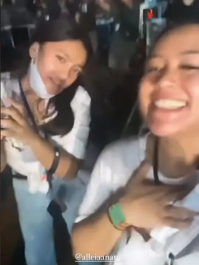 6 Potret Alleia Anak Ariel Nonton Konser Noah, Tampak Bangga Lihat Ayahnya