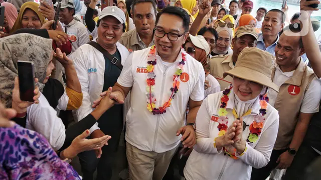 Bersama Istrinya Atalia Praratya, Cagub DKI Jakarta Nomor Urut 1 Ridwan Kamil Berkampanye di Empat Pulau