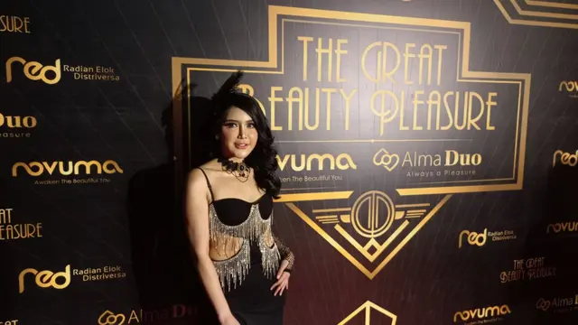 Dina Oktaviani, seorang selebgram yang juga merupakan seorang dokter kecantikan