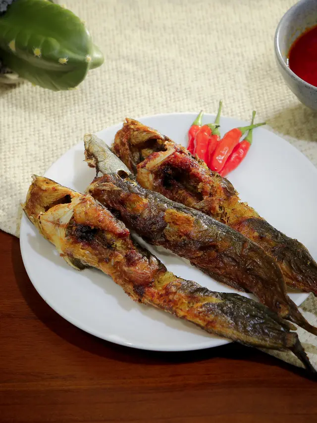 ikan goreng matang