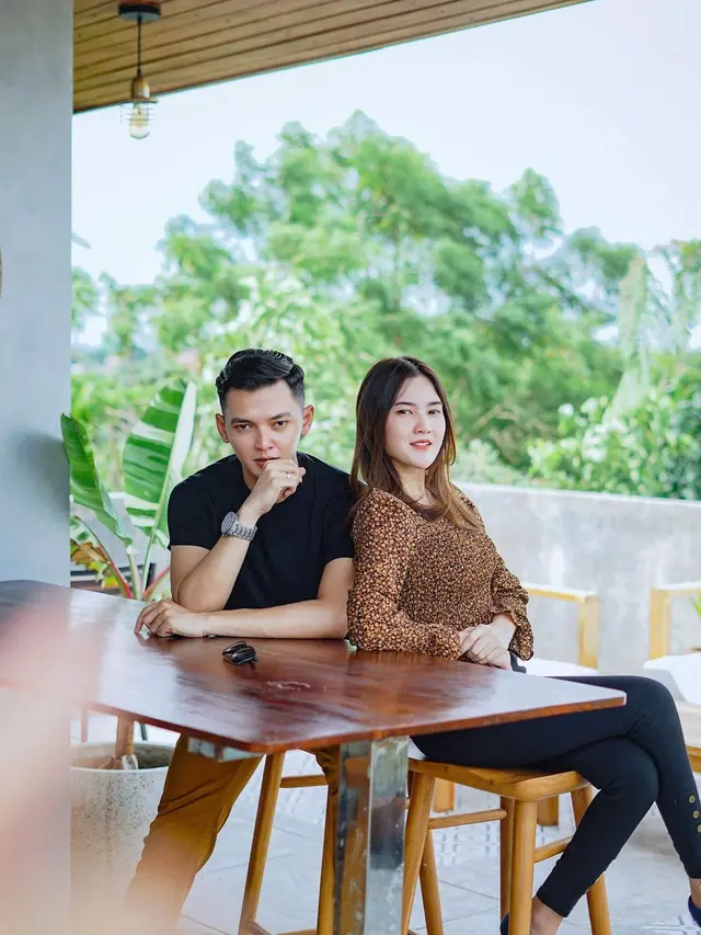 Nella Kharisma dan Dory Harsa. (Foto: Instagram @nellakharisma)