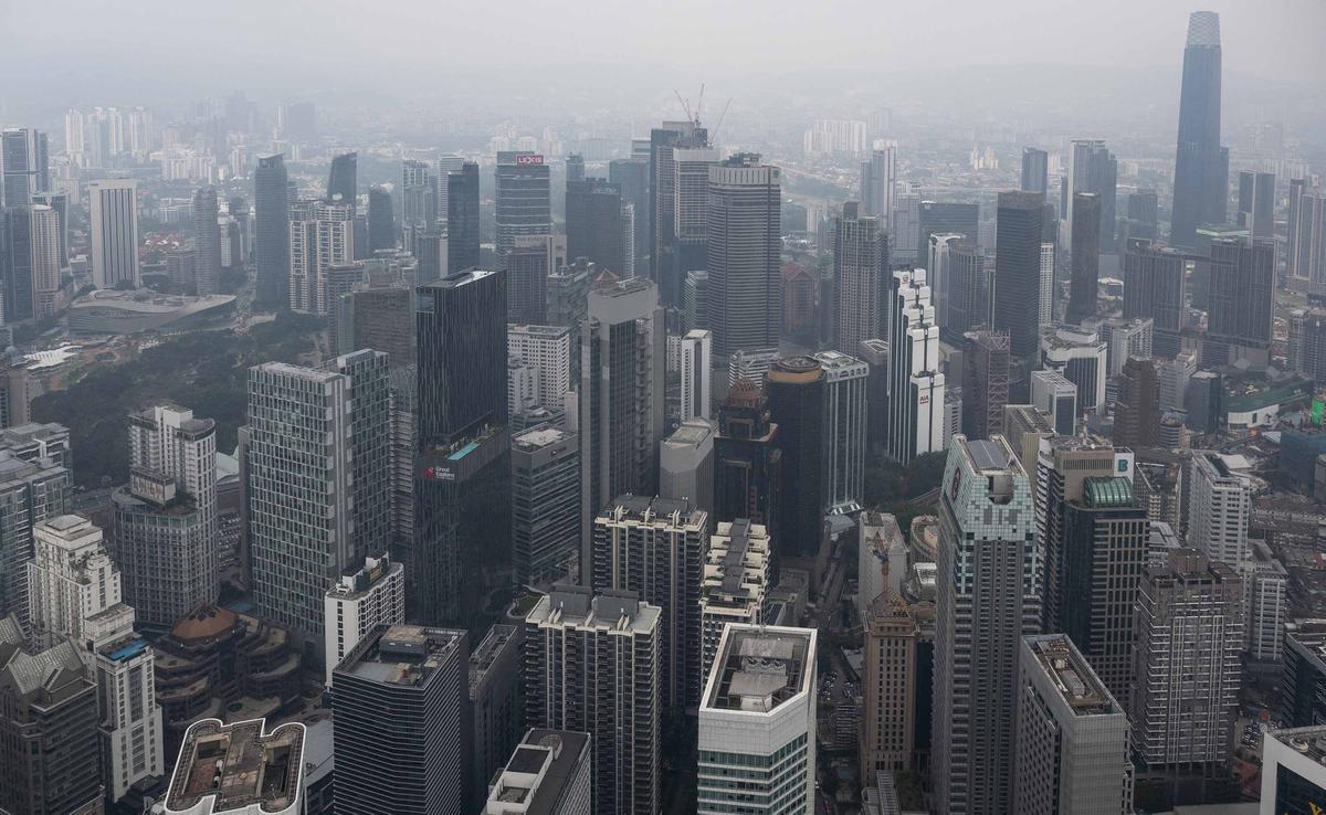 Kuala Lumpur Diselimuti Kabut Asap dari Kalimantan