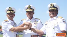 Citizen6, Surabaya: Laksma TNI Yayat Achmad Hadirat selanjutnya akan menempati  jabatan baru sebagai Wadan Seskoal Jakarta. Sementara penggantinya, Aswad resmi menjabat Dankodikopsla Kobangdikal. (Pengirim: Penkobangdikal).
