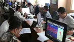 Konsumen saat melakukan pendaftaran layanan investasi 3 jam di kantor BKPM, Jakarta, Senin (26/10/2015). Pelayanan Terpadu Satu Pintu (PTSP) merupakan komitmen pemerintah demi memberikan pelayanan prima kepada investor. (Liputan6.com/Angga Yuniar)
