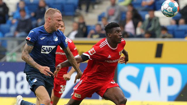 Foto: 5 Pemain di Liga Top Eropa yang Dibeli Murah Namun Tampil Impresif Musim Ini, termasuk Duo Nigeria Emmanuel Dennis dan Taiwo Awoniyi