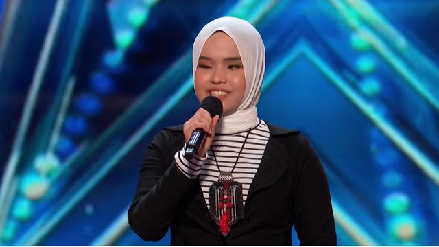 Tessa Mariska Viral Gegara Menyanyikan Lagu Loneliness Putri Ariani. Sayangnya, Lirik Loneliness yang Disampaikan Tessa Bukan 'You Break My Heart Break My Hope' Melainkan 'Yu Brikk My Hart Brik Myy Haff' (Tangkapan layar YouTube/ America's Got Talent)