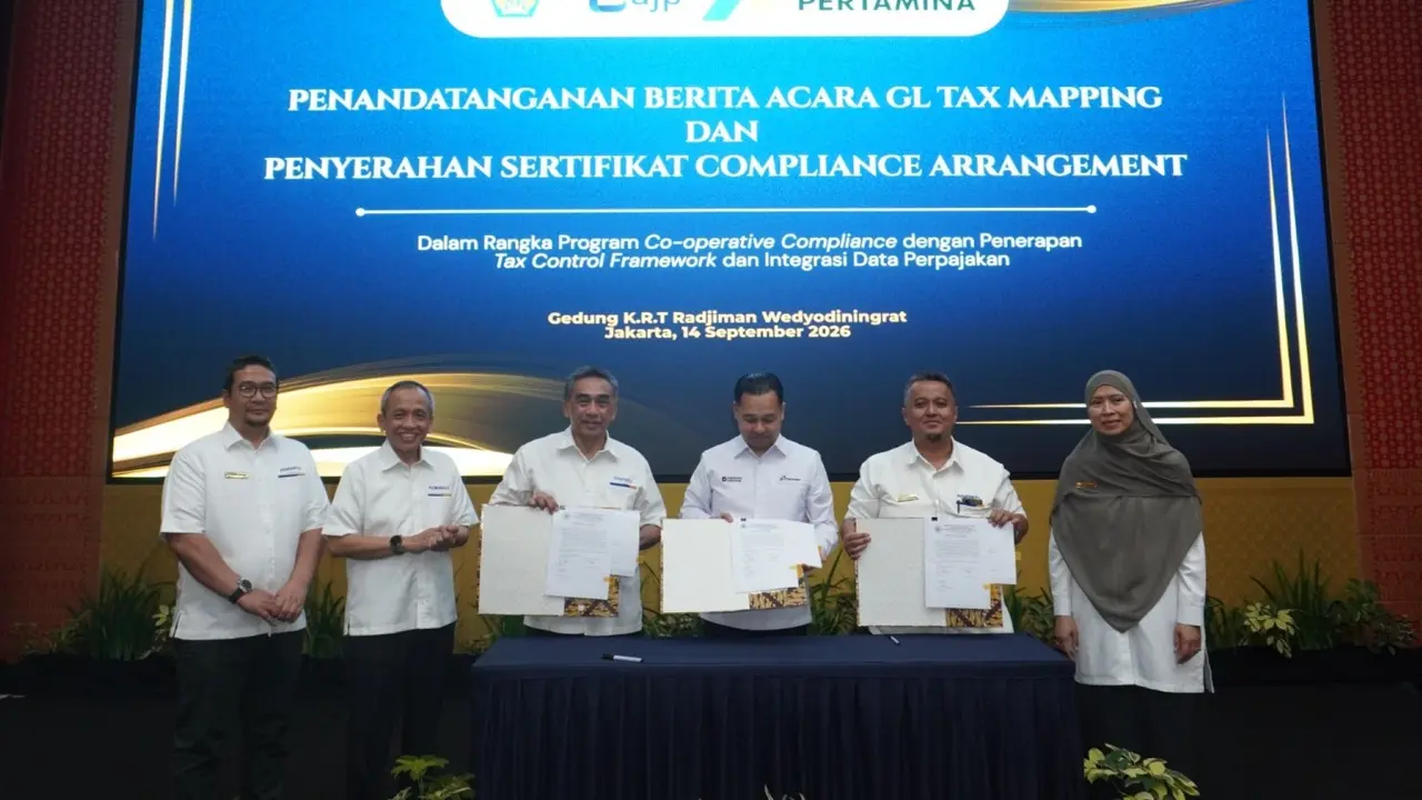 Penandatanganan Berita Acara General Ledger Tax Mapping dan Penyerahan Sertifikat Kepatuhan dalam rangka Uji Coba Program Cooperative Compliance dengan penerapan Tax Control Framework (TCF) serta integrasi data perpajakan. (Dok DJP)