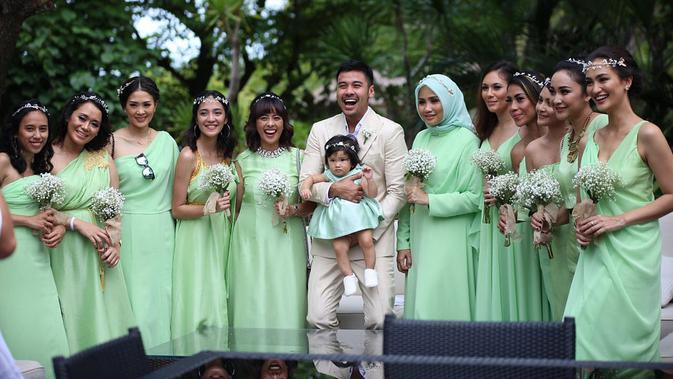 12 Bidadari Cantik Antar Chicco Jeriko Lepas Masa Lajang 