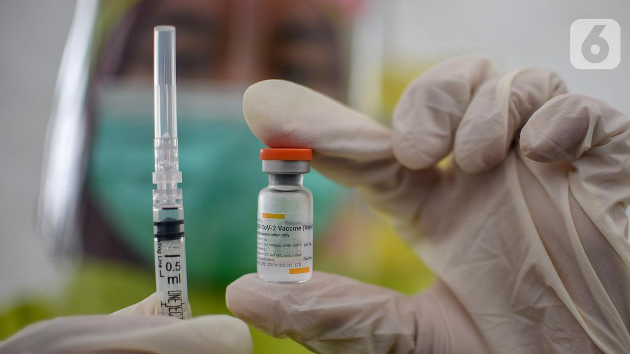 Vaksinasi Covid-19 Nakes Lansia Tahap Pertama