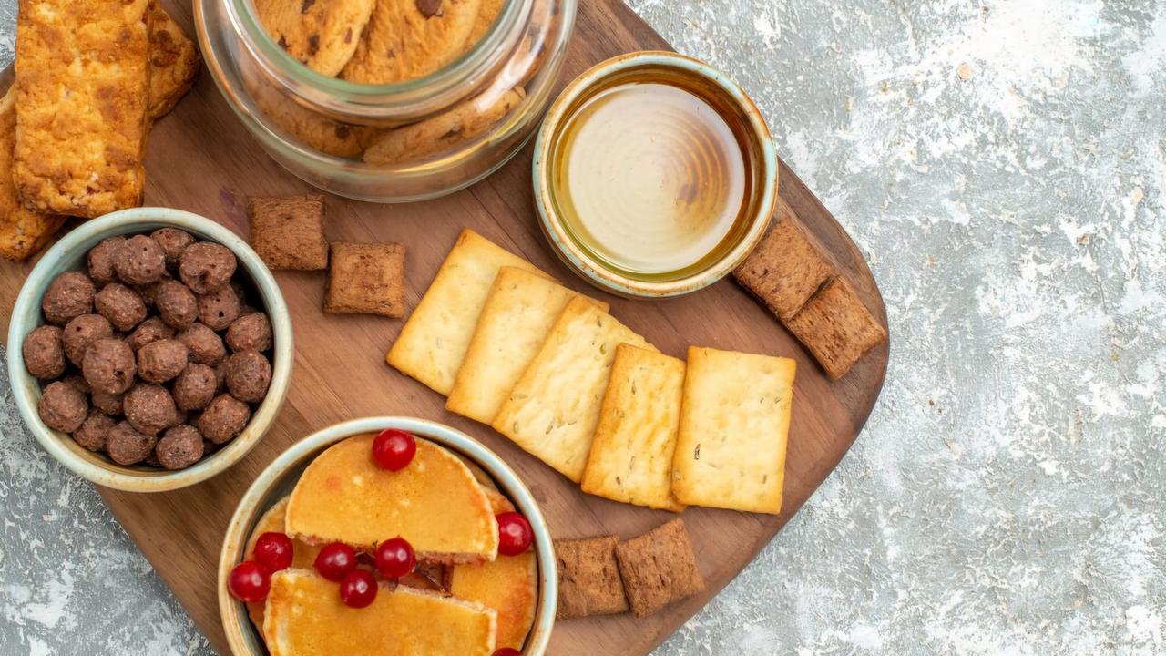 Bosan dengan Snack Biasa? Pilih Camilan Sehat ini, Bisa Jadi Kunci Energi Harian! (Foto: Freepik/KamranAydinov)