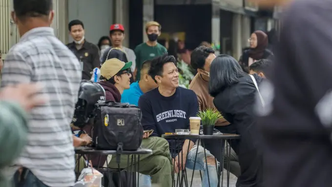 Ketika Ariel NOAH Nongkrong di Pinggir Jalan Kota Bandung, Bagaimana Reaksi Masyarakat? (ist)