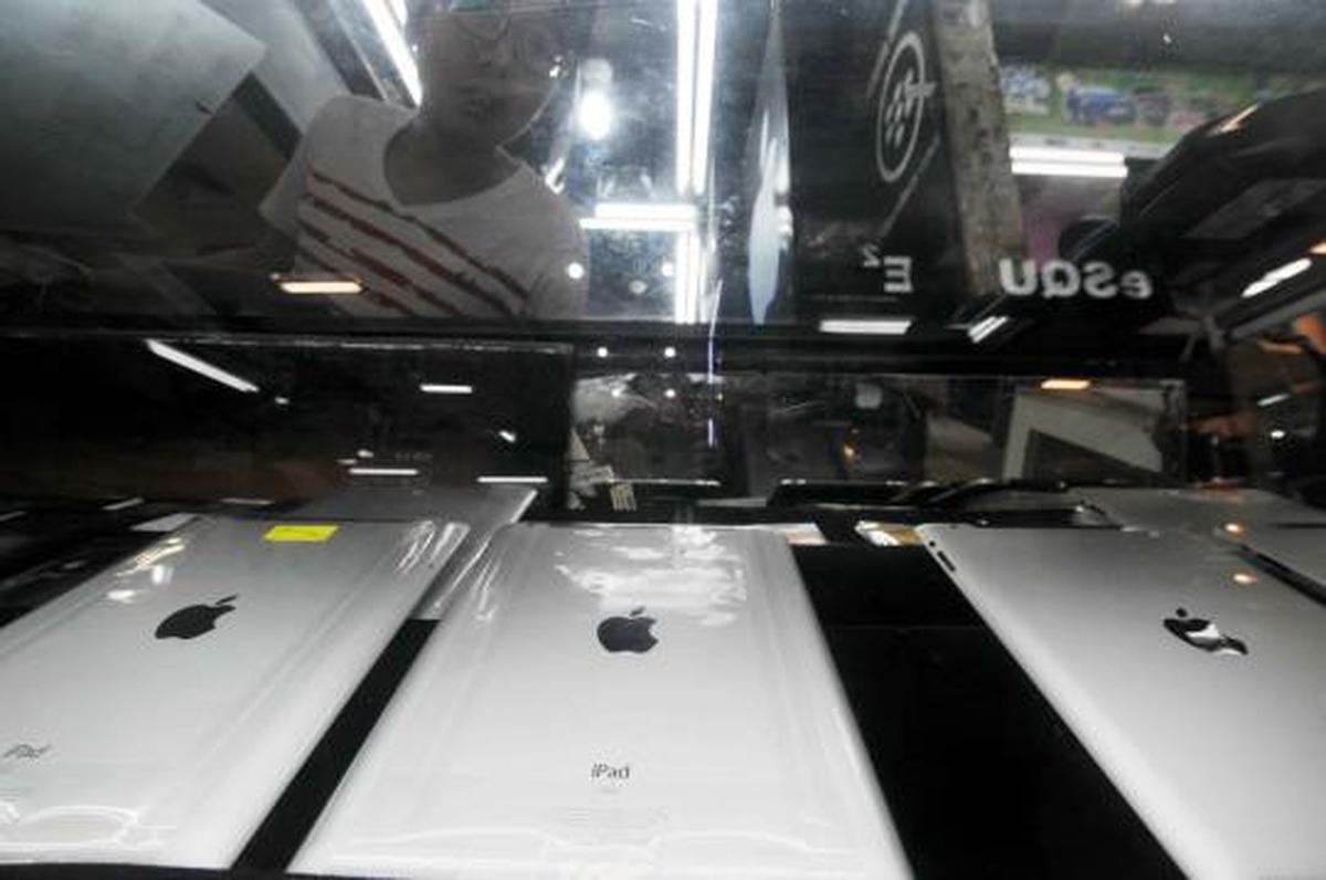 Akhir tahun 2012 permintaan produk Apple meningkat