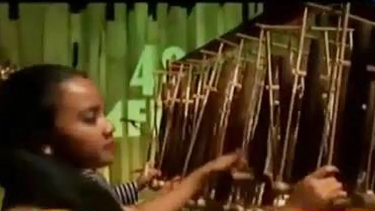Muhibah Angklung Bandung di Eropa  