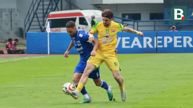  Sempat Tertunda Akibat Hujan Deras, Persib Tumbangkan Persebaya Lewat Gol Semata Wayang di BRI Super League