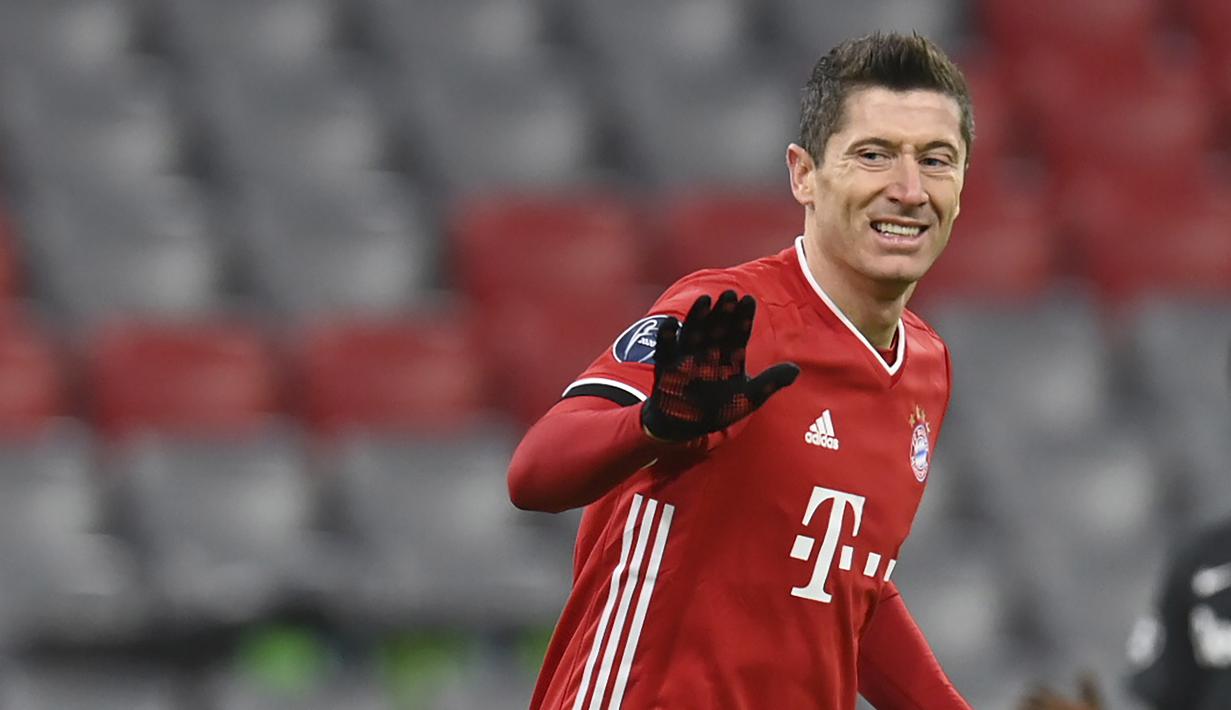 4. Robert Lewandowski (71 gol) - Penyerang asal Polandia ini menjadi top skor Liga Champions pada musim 2019/2020 bersama Bayern Munchen. Saat ini Robert Lewandowski telah mengoleksi 71 gol di Liga Champions dari hasil bermain untuk Borussia Dortmund dan Bayern Munchen. (AFP/Christof Stache)