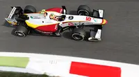 Rio Haryanto yakin bisa menyodok ke depan saat feature race karena banyak ruang menyalip di Sirkuit Monza. 