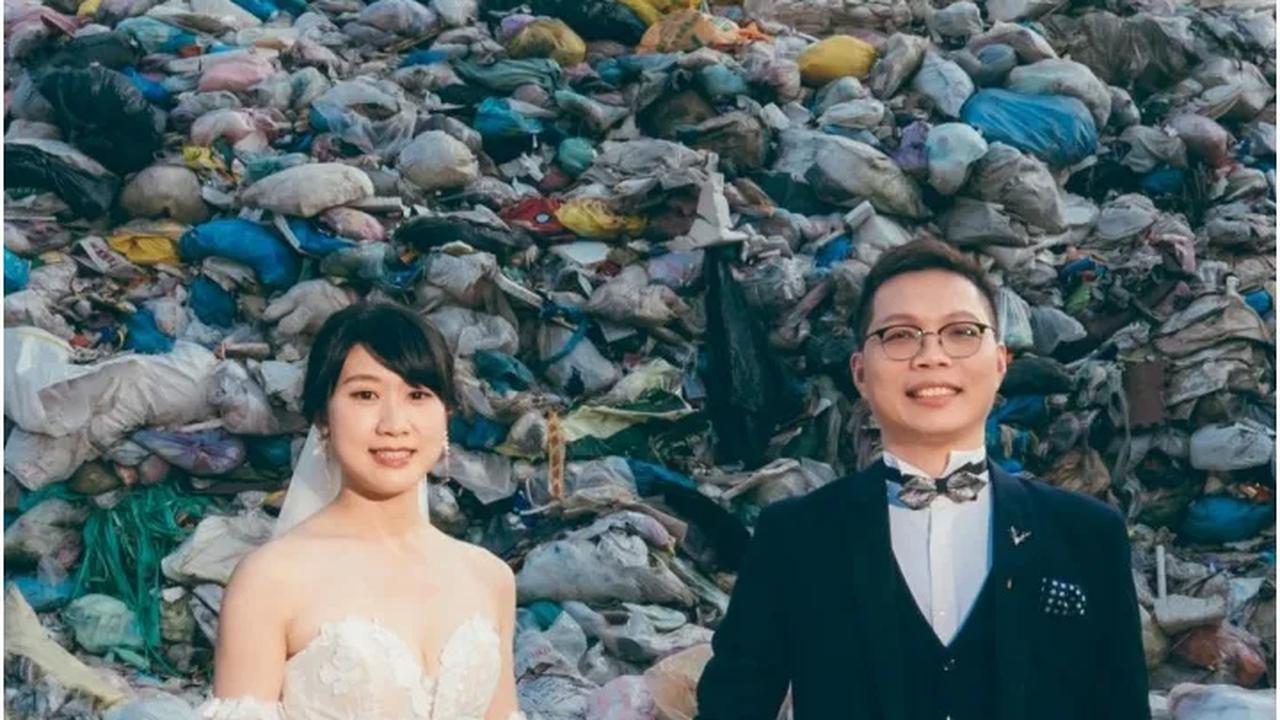 FOTO:  Lain Daripada yang Lain, Calon Pengantin Asal Taiwan Ini Bikin Foto Preweding di Tempat Sampah