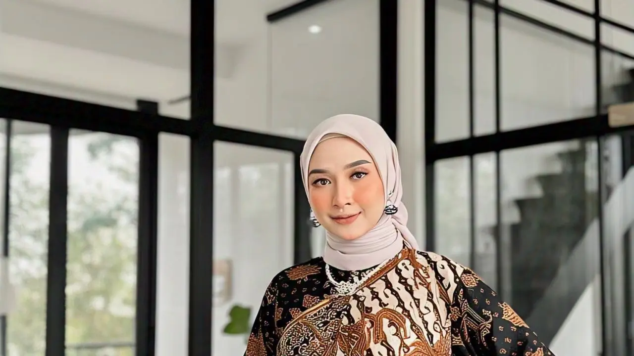Contoh Jahit Batik untuk Acara Kondangan 2025 (Image by Meta AI)