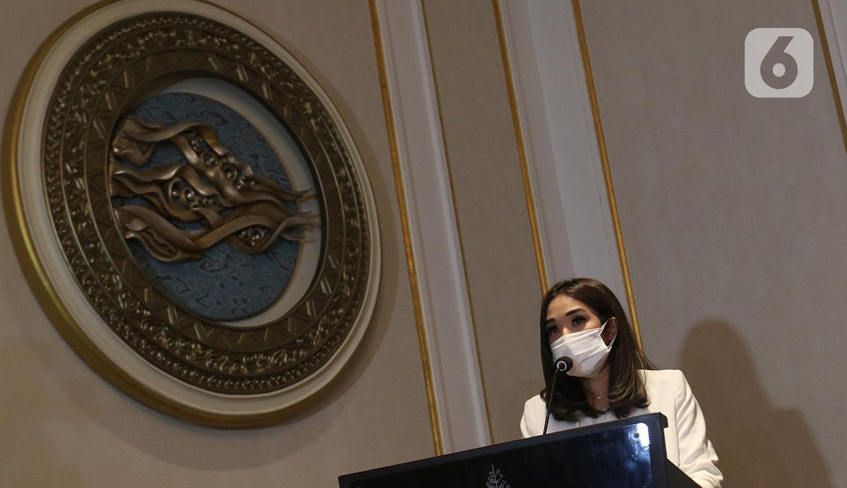 Gisella Anastasia atau Gisel saat buka suara terkait kasus video syur yang menjerat dirinya di kawasan Gatot Subroto, Jakarta, Rabu (6/1/2021). Gisel meminta maaf atas perbuatan masa lalunya yang kini menjadi bumerang buat dirinya. (Liputan6.com/Herman Zakharia)