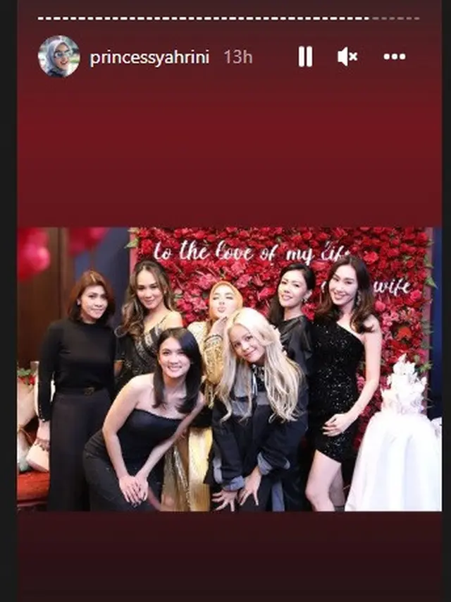Sorn eks CLC hadir dalam pesta ultah Syahrini ke-40 (Foto: Instagram @princessyahrini)