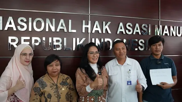 Aktivis Pekerja Migran Indonesia (PMI) Rieke Diah Pitaloka mendatangi Komnas HAM untuk meminta bantuan adanya Pekerja Migran Indonesia (PMI) diduga menjadi korban TPPO di Suriah.
