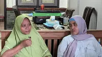 Kartini ibunda Pegi Setiawan mengatakan ada sejumlah kejanggalan terhadap penangkapan anaknya. (Liputan6.com/ Panji Prayitno)&nbsp;