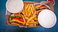 Penyebab penuaan dini juga disebabkan karena konsumsi fast food. (Foto: Pexels.com/Caleb Oquendo)