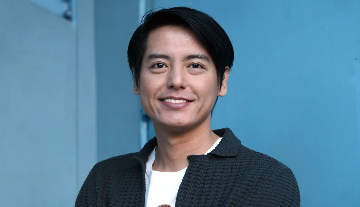 Usia pesinetron Roger Danuarta telah menginjak 35 tahun. Hingga kini, pemeran dalam sinetron Anugerah Cinta itu belum memutuskan untuk mengakhiri masa lajangnya. (Nurwahyunan/Bintang.com)