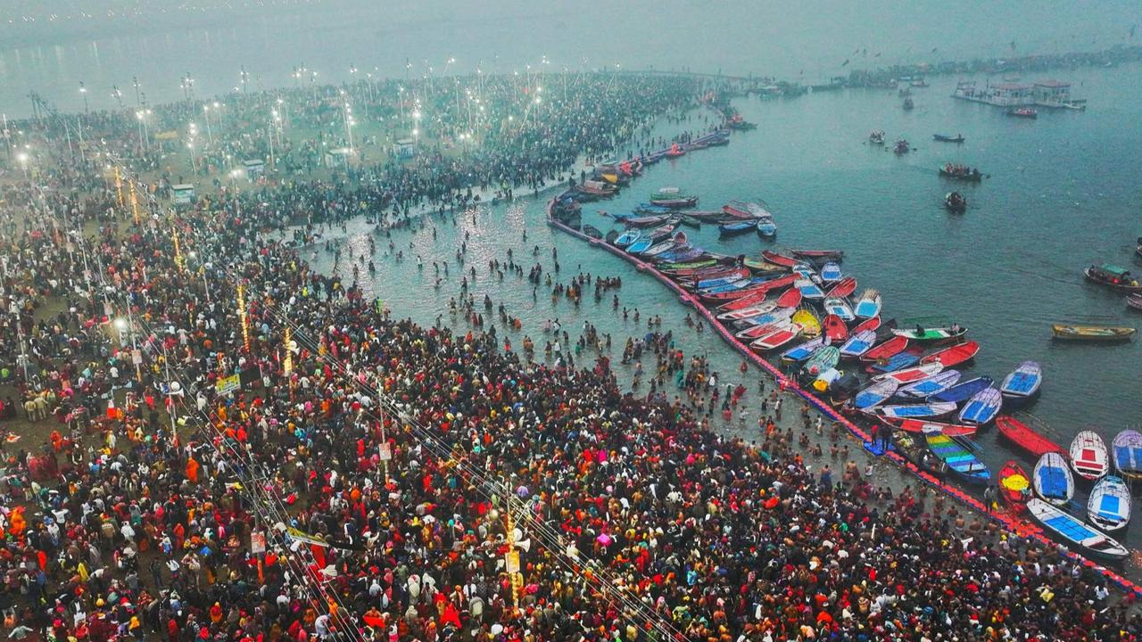 FOTO: Melihat Maha Kumbh Mela 2025, Festival Keagamaan Terbesar Dunia yang Dipadati Jutaan Manusia