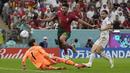 <p>Goncalo Ramos tampil mengagumkan saat Portugal kalahkan Swiss dengan skor 6-1 pada babak 16 besar Piala Dunia 2022 yang berlangsung di Lusail Stadium, Rabu (07/12/2022) dini hari WIB. (AP/Alessandra Tarantino)</p>