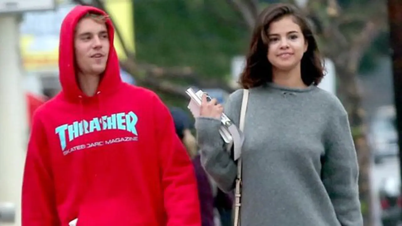 Justin dan Selena kembali mesra/copyright: usmagazine