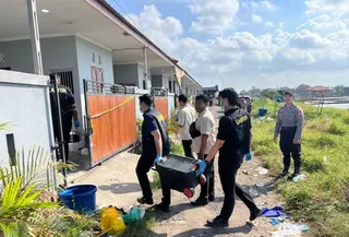Lokasi Penemuan Mayat Korban di Sebuah Rumah Kos di Jalan Mekar II, Kelurahan Pedungan, Kecamatan Denpasar Selatan, Kota Denpasar. (Antara)